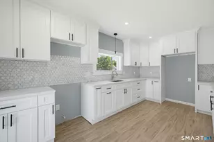 112 Broad St, Meriden, CT 06450 - Photo 22