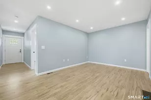 112 Broad St, Meriden, CT 06450 - Photo 16