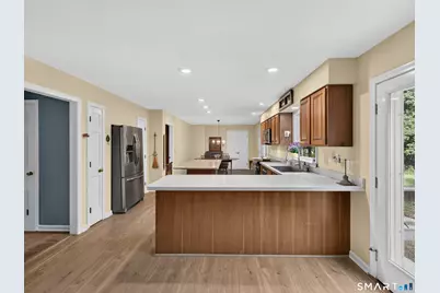 7 Bailey Drive, Guilford, CT 06437 - Photo 4