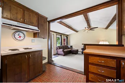 39 Plainfield Street, Enfield, CT 06082 - Photo 10