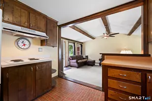 39 Plainfield St, Enfield, CT 06082 - Photo 10