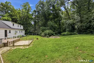 16 Ramblewood Dr, Branford, CT 06405 - Photo 4
