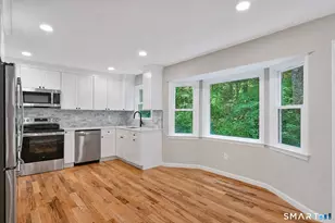10 Leopard Dr, Newtown, CT 06482 - Photo 4