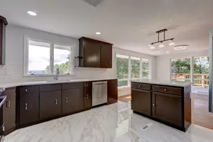 36 View St, Plainville, CT 06062 - Photo 6