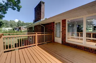 36 View St, Plainville, CT 06062 - Photo 12