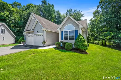 52 Forshaw Avenue #52, Plainville, CT 06062 - Photo 2