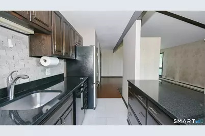 121 Country Squire Drive #B, Cromwell, CT 06416 - Photo 2