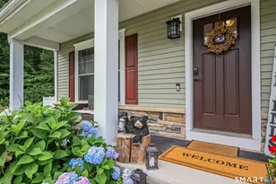 46 Old Oak Ct, Southington, CT 06489 - Photo 4