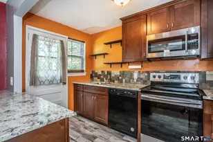 51 Arnold Way, West Hartford, CT 06119 - Photo 8