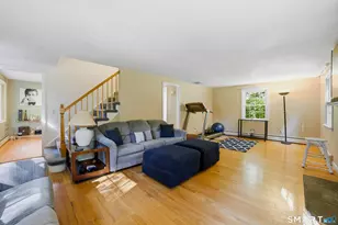 112 Hedgehog Ln, Simsbury, CT 06092 - Photo 4