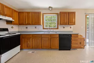 8 Plank Rd, Prospect, CT 06712 - Photo 10