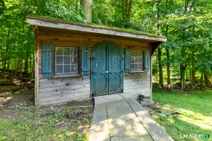 64 E Hunting Ridge Rd, Stamford, CT 06903 - Photo 40