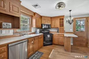 440 Evergreen Ave, Hamden, CT 06518 - Photo 6