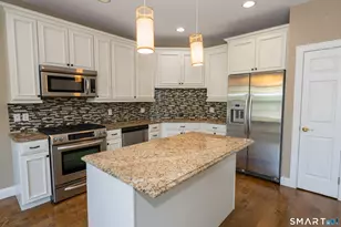 19 Orwich Ct, Danbury, CT 06810 - Photo 8