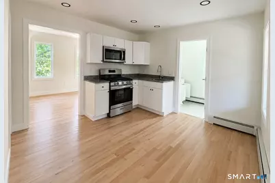 7 Mohegan Street, Putnam, CT 06260 - Photo 2