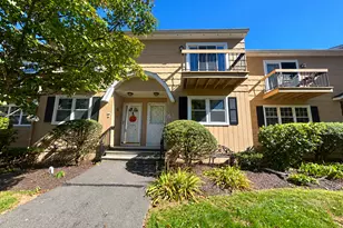5 Deer Run, Bethel, CT 06801 - Photo 2