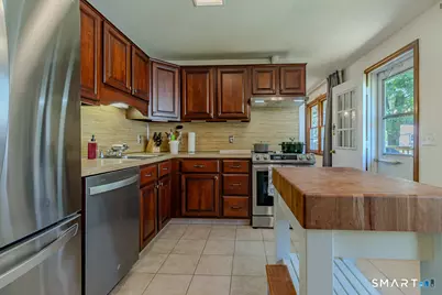 5 Urban Lane, Newington, CT 06111 - Photo 12