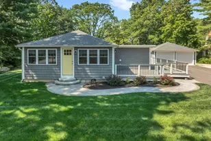 41 Maple St, Stonington, CT 06378 - Photo 2