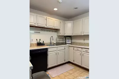 6 Ledgewood Drive #6, Brookfield, CT 06804 - Photo 8
