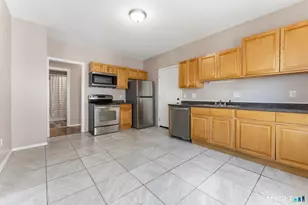 55 Dwight St, New Britain, CT 06051 - Photo 16