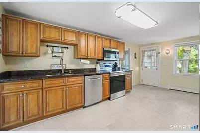 27 Bevin Boulevard, East Hampton, CT 06424 - Photo 4