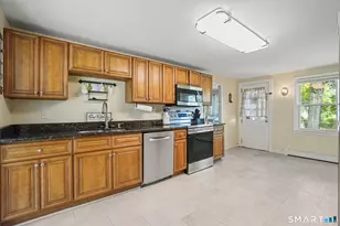 27 Bevin Blvd, East Hampton, CT 06424 - Photo 4