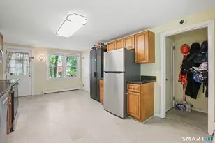 27 Bevin Blvd, East Hampton, CT 06424 - Photo 8