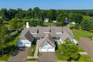 101 Sunrise Hill Cir, Orange, CT 06477 - Photo 8