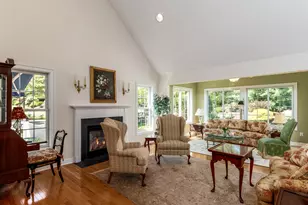 101 Sunrise Hill Cir, Orange, CT 06477 - Photo 10