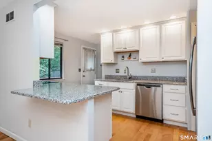 158 Mountain Rd, West Hartford, CT 06107 - Photo 10