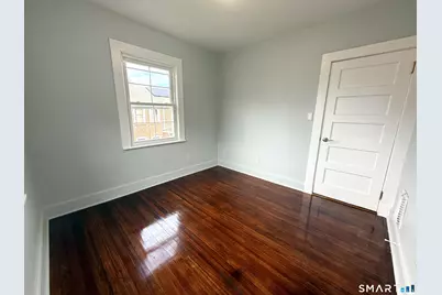 32 Hadley Street, Bridgeport, CT 06610 - Photo 12