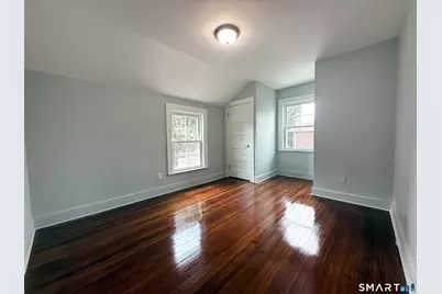 32 Hadley Street, Bridgeport, CT 06610 - Photo 10