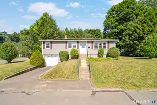 154 Parklawn Dr, Waterbury, CT 06708 - Photo 1