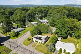 154 Parklawn Dr, Waterbury, CT 06708 - Photo 38