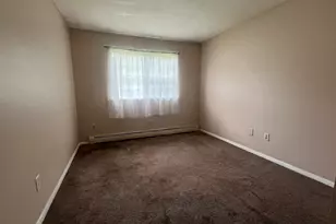 19 Coach Cir, Naugatuck, CT 06770 - Photo 8