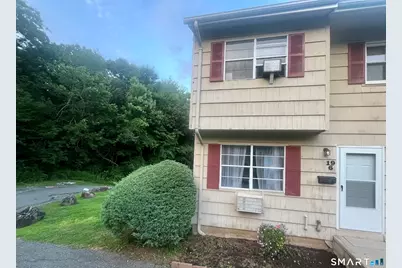 19 Coach Circle #6, Naugatuck, CT 06770 - Photo 1