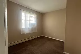 19 Coach Cir, Naugatuck, CT 06770 - Photo 10