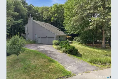 23 Walts Hill, Bloomfield, CT 06002 - Photo 2