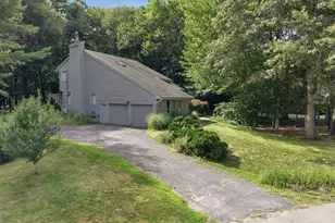 23 Walts Hill, Bloomfield, CT 06002 - Photo 2