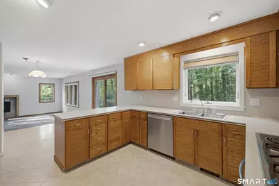 23 Walts Hill, Bloomfield, CT 06002 - Photo 18