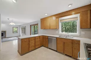 23 Walts Hill, Bloomfield, CT 06002 - Photo 18