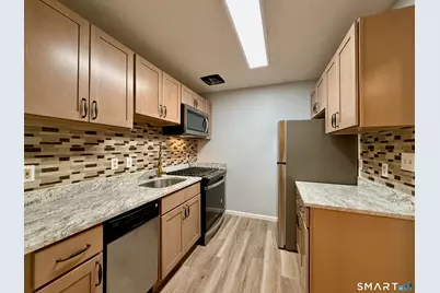 570 Whitney Avenue #L3, New Haven, CT 06511 - Photo 2