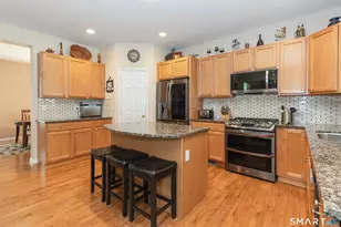 8 Minuteman Cir, Southbury, CT 06488 - Photo 10