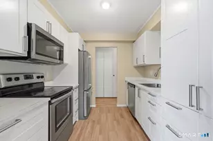 889 Farmington Ave, West Hartford, CT 06119 - Photo 22