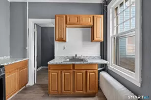 187 Whitney St, Hartford, CT 06105 - Photo 10