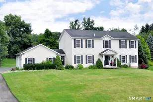 34 Chippenwood Ln, Bristol, CT 06010 - Photo 2