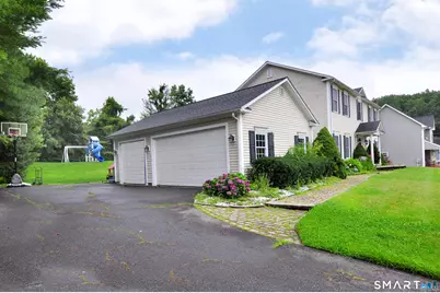 34 Chippenwood Lane, Bristol, CT 06010 - Photo 4