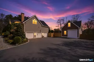 16 Robin Hood Ln, Easton, CT 06612 - Photo 2