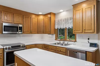 1094 Pleasant Street, Southington, CT 06489 - Photo 16
