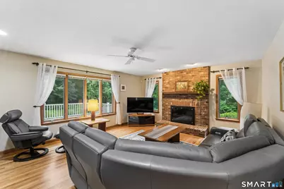 1094 Pleasant Street, Southington, CT 06489 - Photo 12